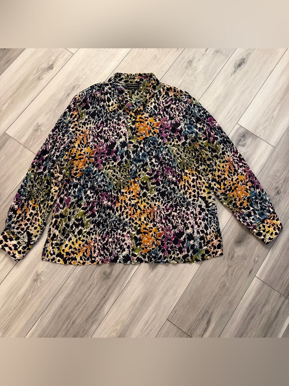 Foxcroft Women’s 20W Button Down Long Sleeve Shirt Shaped Fit Rayon Animal Print